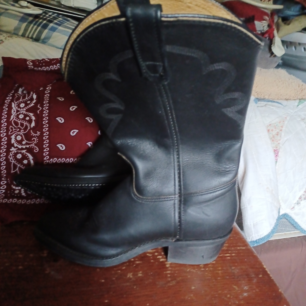 Womans cowboy boots